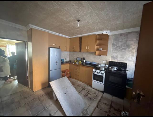 2 BEDROOM HOUSE FOR SALE IN TEMBISA CENTRAL